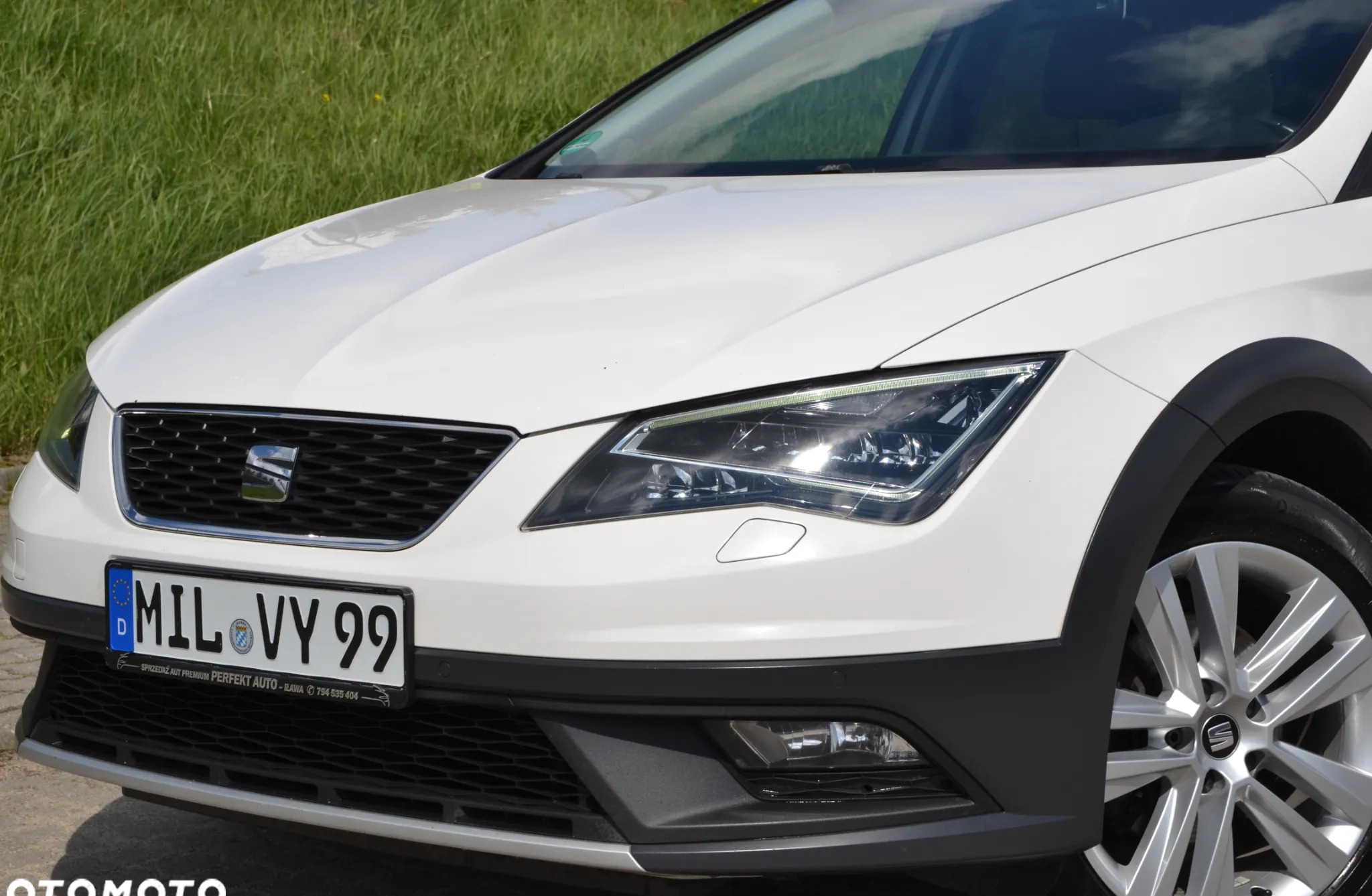 Seat Leon cena 58800 przebieg: 135404, rok produkcji 2015 z Iława małe 781